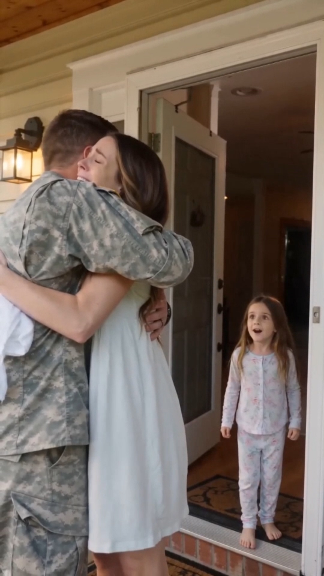 The Soldier Came Home With a Duffel Bag After Everyone Said He Was Dead—Then His Little Girl Ran Inside and Exposed the Man Who Wanted His Family Gone